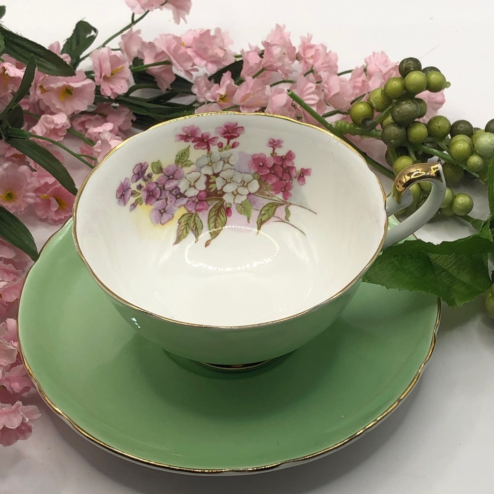 1945-1966 Shelley 0452/55 Fine Bone China Teacup & Saucer, Widemouth, Pale Green